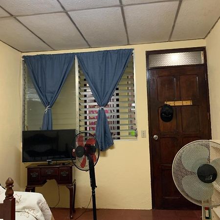 Casa Cisneros Bed & Breakfast Leon Ngoại thất bức ảnh