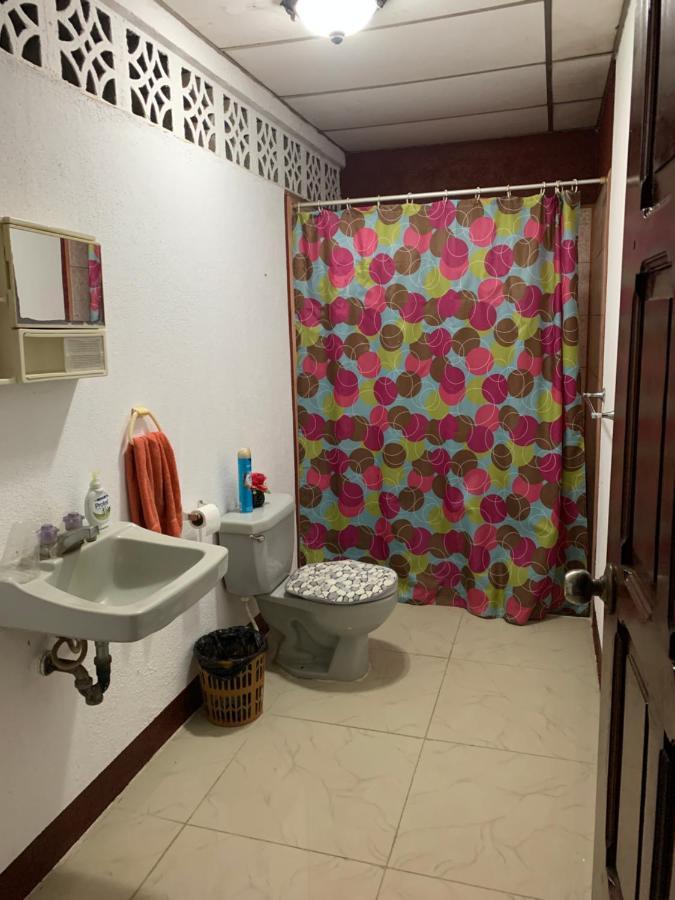 Casa Cisneros Bed & Breakfast Leon Ngoại thất bức ảnh
